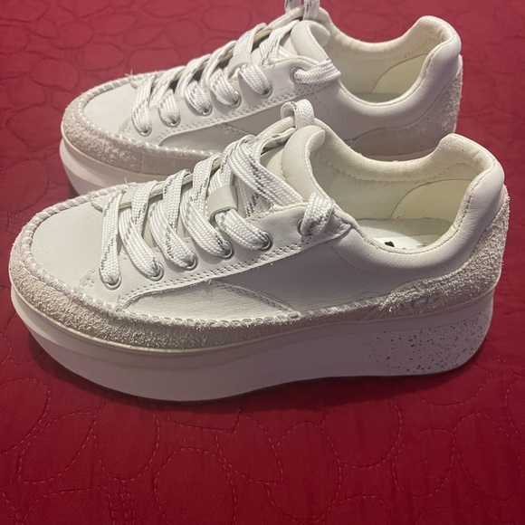 UGG Sneakers - Picture 4 of 8